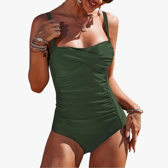 Elegant‎ Green Women's Swimsuit - Picture 1 of 7